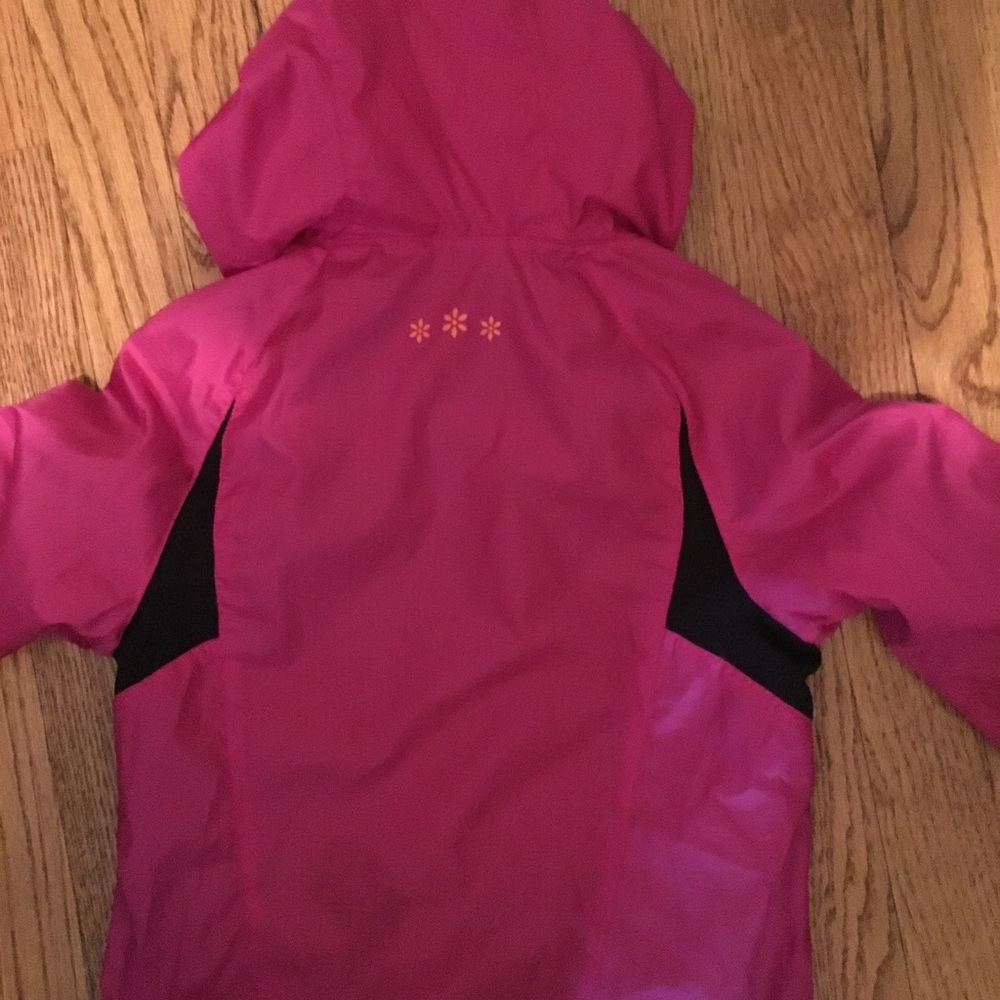 Marmot light weigh jacket.  Great for early Fall - Picture 4 of 4